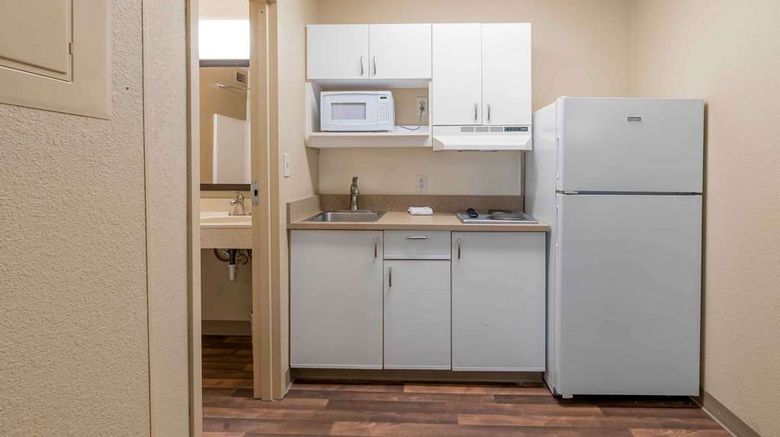 <b>Extended Stay America Stes Louisville Du Room</b>. Images powered by <a href="https://iceportal.shijigroup.com/" title="IcePortal" target="_blank">IcePortal</a>.