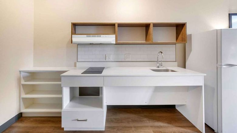 <b>Extended Stay America Stes Deerfield Bea Room</b>. Images powered by <a href="https://iceportal.shijigroup.com/" title="IcePortal" target="_blank">IcePortal</a>.
