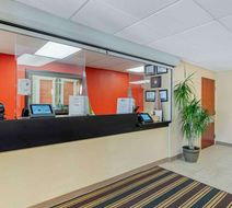 Extended Stay America Stes Chicago Rolli Lobby