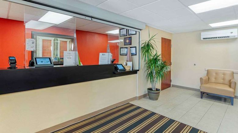 <b>Extended Stay America Stes Chicago Rolli Lobby</b>. Images powered by <a href="https://iceportal.shijigroup.com/" title="IcePortal" target="_blank">IcePortal</a>.