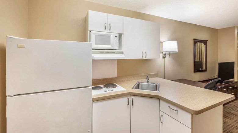 <b>Extended Stay America Stes Milwaukee Wau Room</b>. Images powered by <a href="https://iceportal.shijigroup.com/" title="IcePortal" target="_blank">IcePortal</a>.