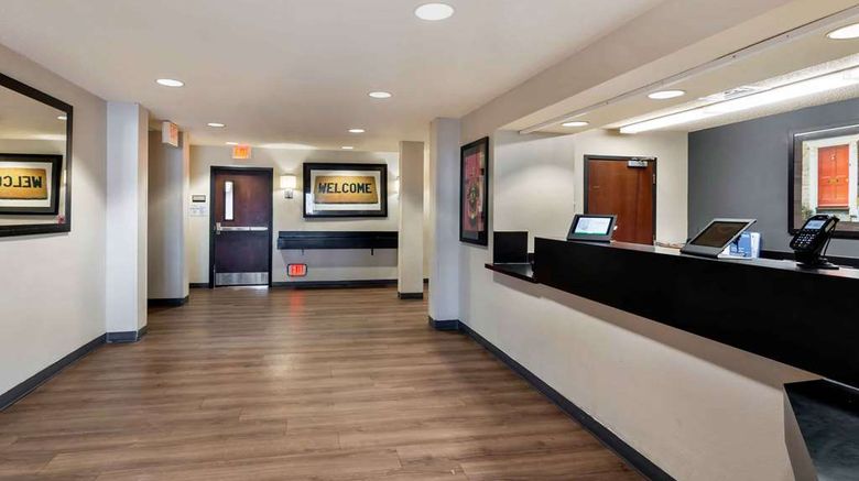 <b>Extended Stay America Stes Kansas City S Lobby</b>. Images powered by <a href="https://iceportal.shijigroup.com/" title="IcePortal" target="_blank">IcePortal</a>.