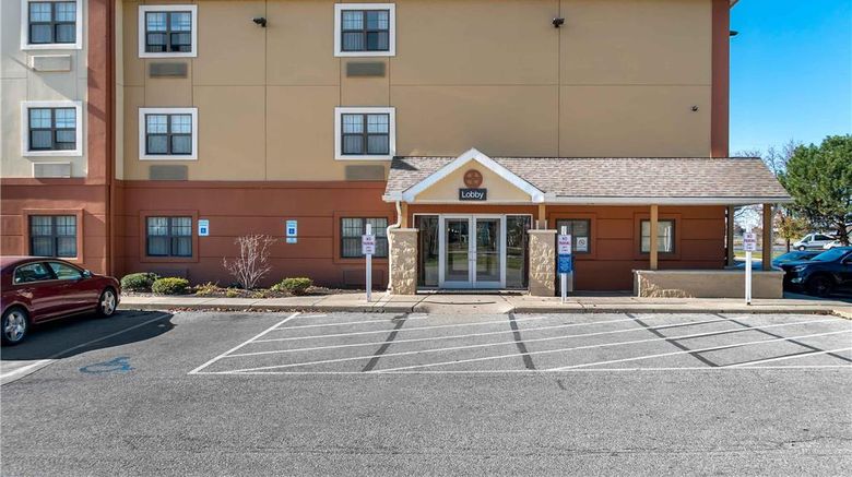 <b>Extended Stay America Stes Toledo Hollan Exterior</b>. Images powered by <a href="https://iceportal.shijigroup.com/" title="IcePortal" target="_blank">IcePortal</a>.