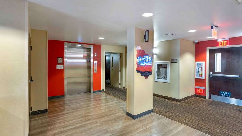 <b>Extended Stay America Stes Bethpage Lobby</b>. Images powered by <a href="https://iceportal.shijigroup.com/" title="IcePortal" target="_blank">IcePortal</a>.