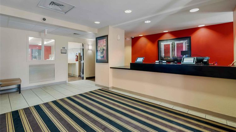 Extended Stay America Stes Chicago Gurne Lobby