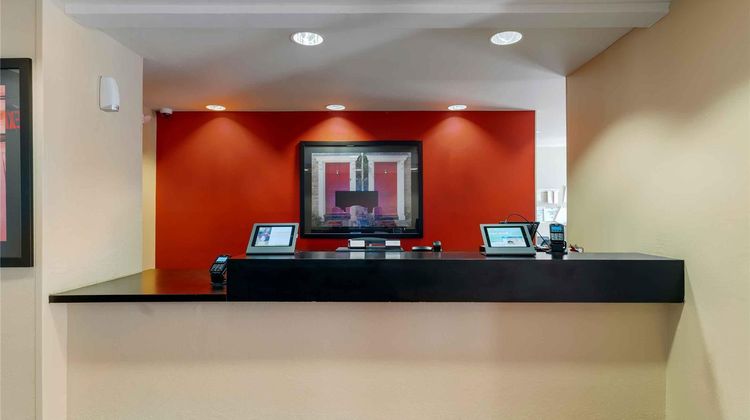 Extended Stay America Stes Chicago Gurne Lobby