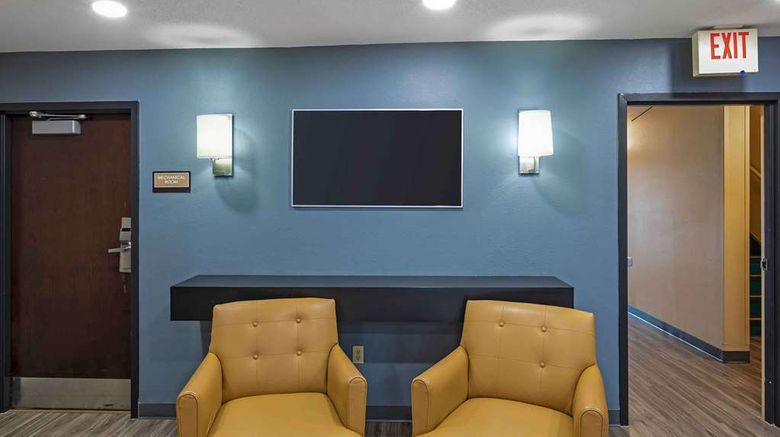 <b>Extended Stay America Stes Milwaukee Wak Lobby</b>. Images powered by <a href="https://iceportal.shijigroup.com/" title="IcePortal" target="_blank">IcePortal</a>.