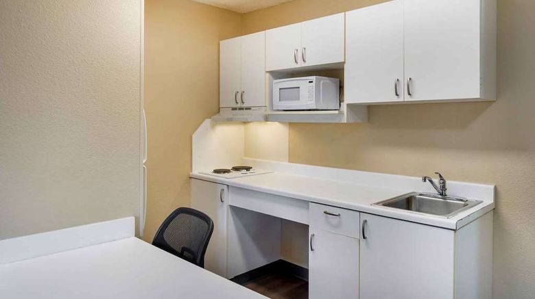 <b>Extended Stay America Everett N Room</b>. Images powered by <a href="https://iceportal.shijigroup.com/" title="IcePortal" target="_blank">IcePortal</a>.