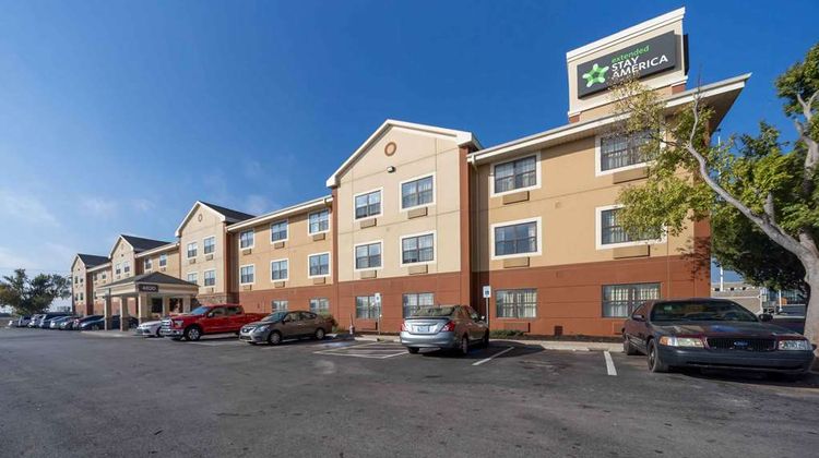 Suburban Studios Okc Airport Exterior