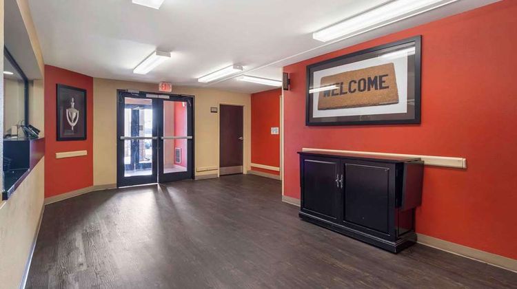 Suburban Studios Okc Airport Lobby
