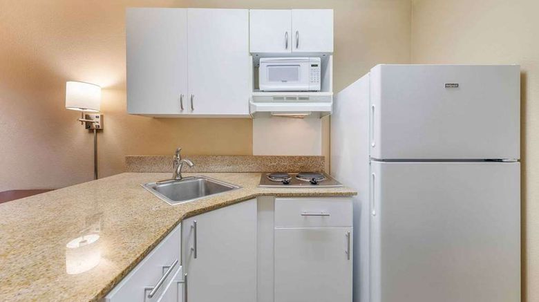 <b>Extended Stay America Stes La Ont Airpo Room</b>. Images powered by <a href="https://iceportal.shijigroup.com/" title="IcePortal" target="_blank">IcePortal</a>.