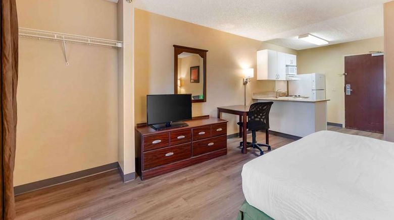 <b>Extended Stay America Stes La Ont Airpo Room</b>. Images powered by <a href="https://iceportal.shijigroup.com/" title="IcePortal" target="_blank">IcePortal</a>.