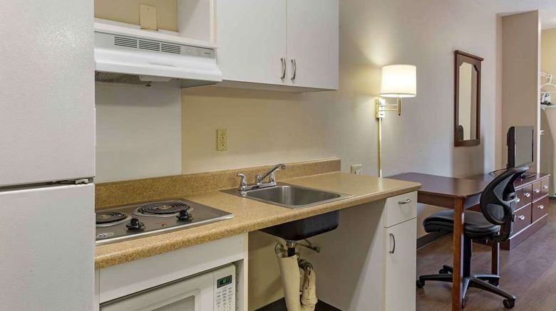 <b>Extended Stay America Stes  Hartford Man Room</b>. Images powered by <a href="https://iceportal.shijigroup.com/" title="IcePortal" target="_blank">IcePortal</a>.