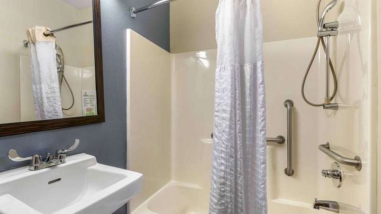 <b>Extended Stay America Stes  Hartford Man Room</b>. Images powered by <a href="https://iceportal.shijigroup.com/" title="IcePortal" target="_blank">IcePortal</a>.