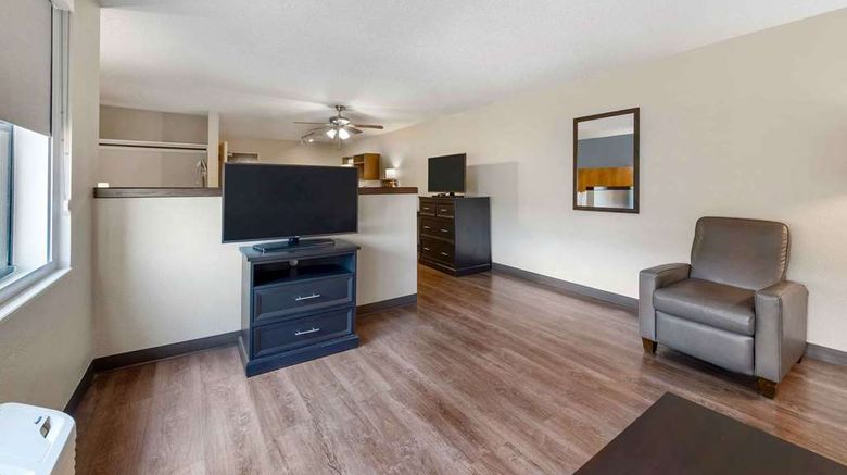 <b>Premier Suites Ft Lauderdale Conv Ctr Room</b>. Images powered by <a href="https://iceportal.shijigroup.com/" title="IcePortal" target="_blank">IcePortal</a>.