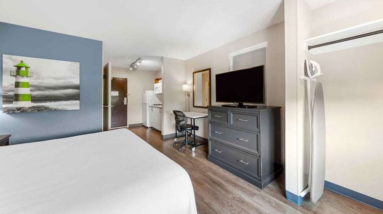 <b>Premier Suites Ft Lauderdale Conv Ctr Room</b>. Images powered by <a href="https://iceportal.shijigroup.com/" title="IcePortal" target="_blank">IcePortal</a>.