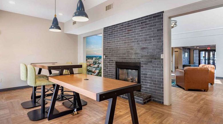 <b>Extended Stay America Prem Stes Pinevill Restaurant</b>. Images powered by <a href="https://iceportal.shijigroup.com/" title="IcePortal" target="_blank">IcePortal</a>.