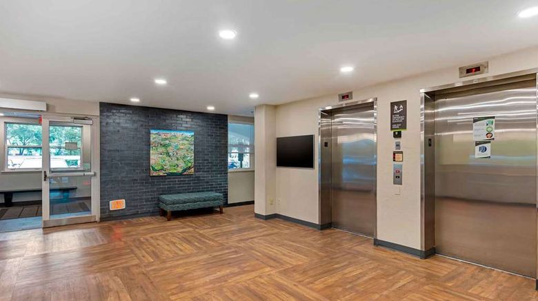 <b>Extended Stay America Prem Stes Coral Ga Lobby</b>. Images powered by <a href="https://iceportal.shijigroup.com/" title="IcePortal" target="_blank">IcePortal</a>.
