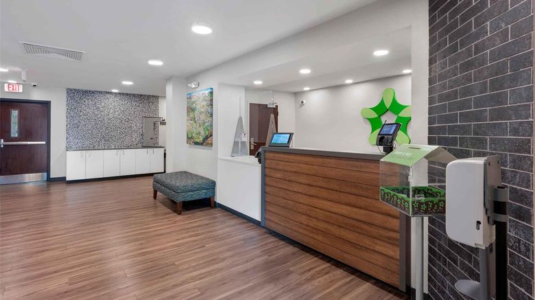 <b>Extended Stay America Prem Stes Brickell Lobby</b>. Images powered by <a href="https://iceportal.shijigroup.com/" title="IcePortal" target="_blank">IcePortal</a>.