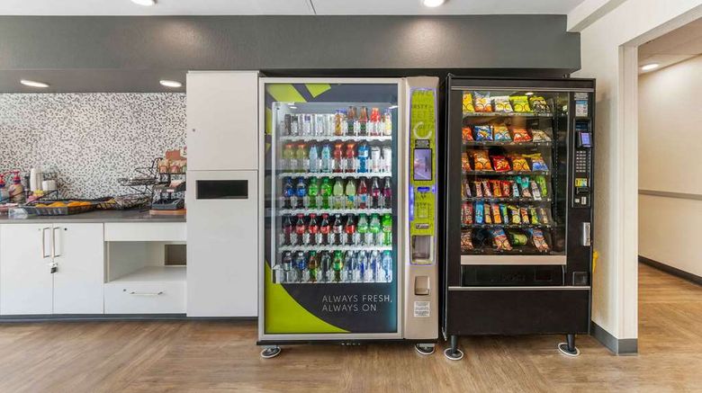 <b>Premier Suites Miami Airport Doral Restaurant</b>. Images powered by <a href="https://iceportal.shijigroup.com/" title="IcePortal" target="_blank">IcePortal</a>.