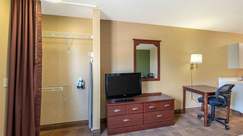<b>Extended Stay America Stes Hampton Colis Room</b>. Images powered by <a href="https://iceportal.shijigroup.com/" title="IcePortal" target="_blank">IcePortal</a>.
