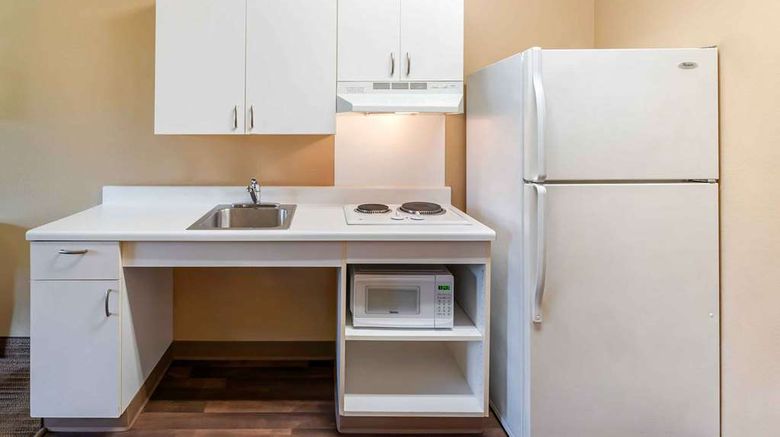 <b>Extended Stay America Stes Hampton Colis Room</b>. Images powered by <a href="https://iceportal.shijigroup.com/" title="IcePortal" target="_blank">IcePortal</a>.