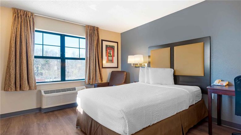<b>Extended Stay America Suites Monroeville Room</b>. Images powered by <a href="https://iceportal.shijigroup.com/" title="IcePortal" target="_blank">IcePortal</a>.