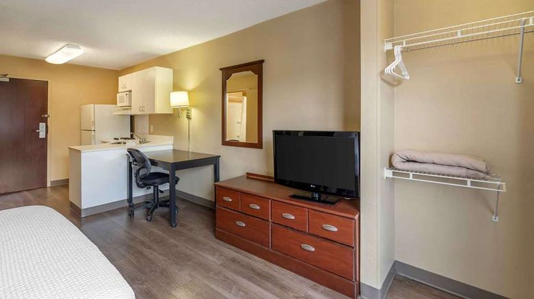 <b>Extended Stay America Stes Chicago Woodf Room</b>. Images powered by <a href="https://iceportal.shijigroup.com/" title="IcePortal" target="_blank">IcePortal</a>.
