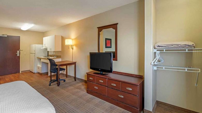 <b>Extended Stay America Stes Chicago Woodf Room</b>. Images powered by <a href="https://iceportal.shijigroup.com/" title="IcePortal" target="_blank">IcePortal</a>.
