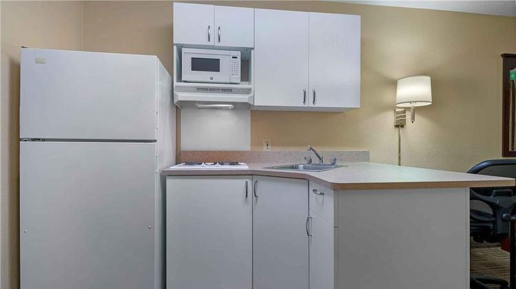Extended Stay America Stes Castleton Room