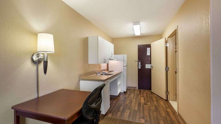 Extended Stay America Stes Cleveland Bro Room