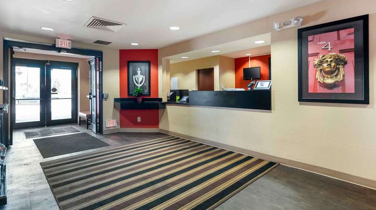 Extended Stay America Stes Chicago Skoki Lobby
