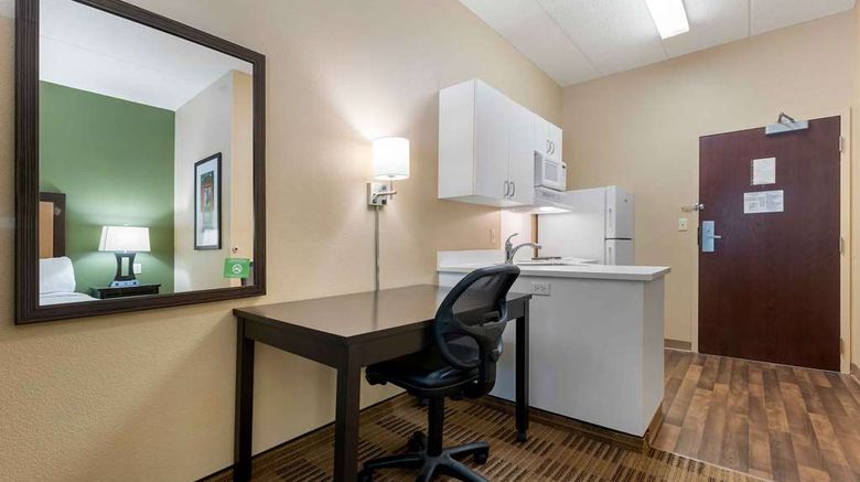 <b>Extended Stay America Stes Chicago Skoki Room</b>. Images powered by <a href="https://iceportal.shijigroup.com/" title="IcePortal" target="_blank">IcePortal</a>.