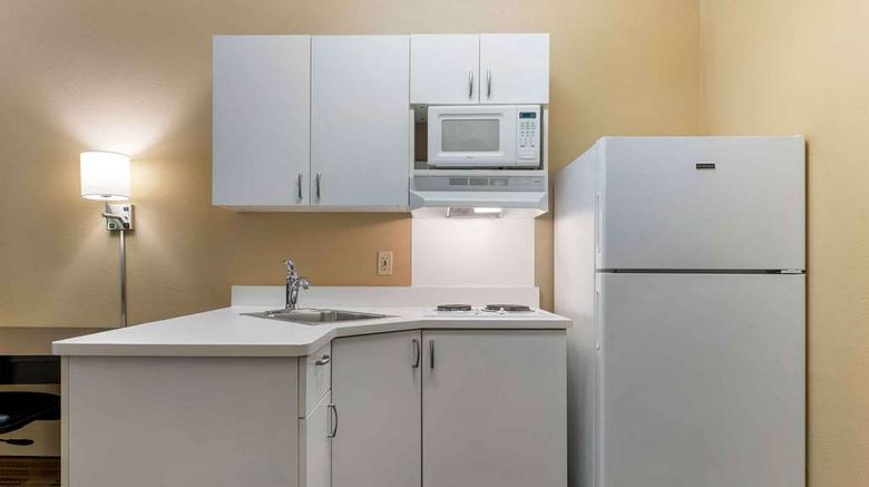 <b>Extended Stay America Stes Chicago Skoki Room</b>. Images powered by <a href="https://iceportal.shijigroup.com/" title="IcePortal" target="_blank">IcePortal</a>.