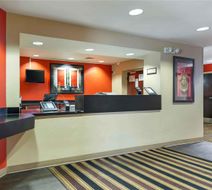 Extended Stay America Stes Chicago Skoki Lobby