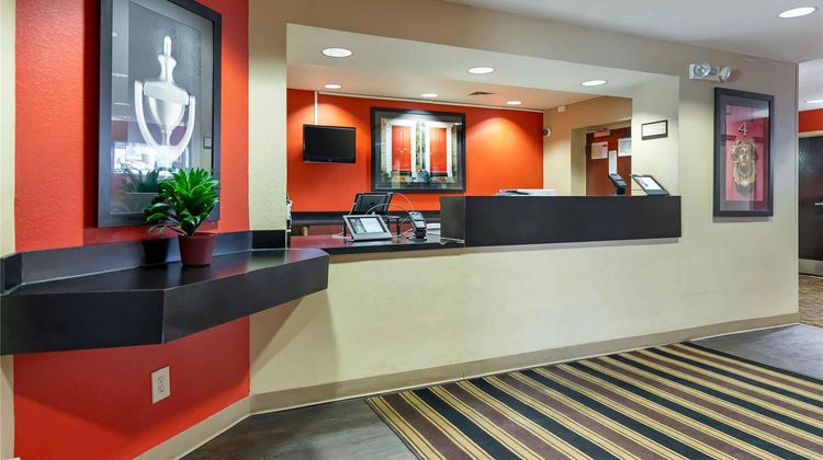 Extended Stay America Stes Chicago Skoki Lobby