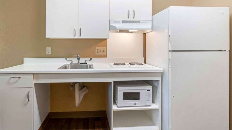<b>Extended Stay America Stes Schaumbur I90 Room</b>. Images powered by <a href="https://iceportal.shijigroup.com/" title="IcePortal" target="_blank">IcePortal</a>.