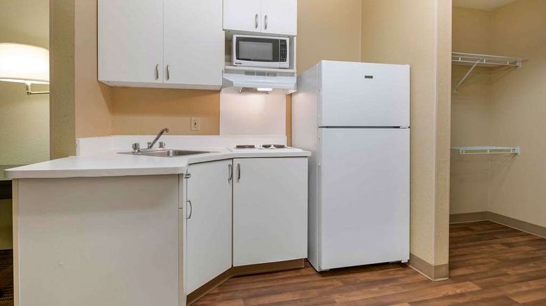 <b>Extended Stay America Stes Schaumbur I90 Room</b>. Images powered by <a href="https://iceportal.shijigroup.com/" title="IcePortal" target="_blank">IcePortal</a>.