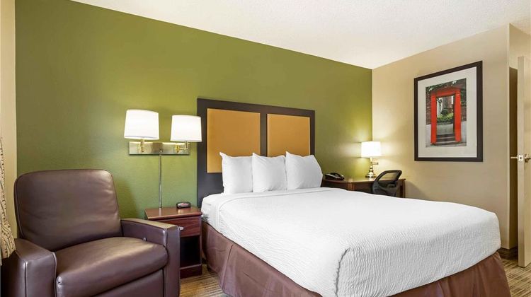 Extended Stay America Stes Willowbrook H Room