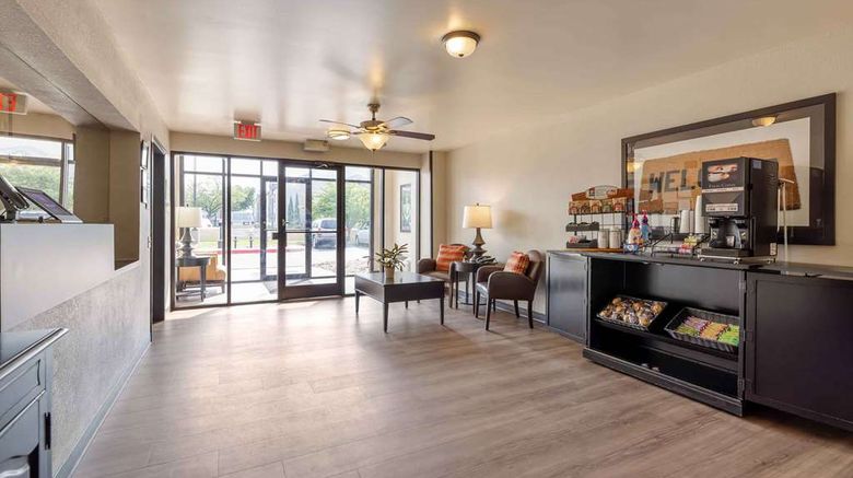 <b>Extended Stay America Stes Wichita East Lobby</b>. Images powered by <a href="https://iceportal.shijigroup.com/" title="IcePortal" target="_blank">IcePortal</a>.