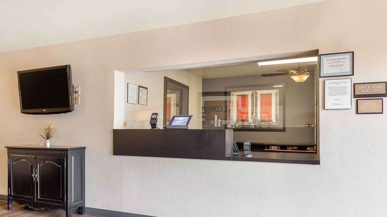 <b>Extended Stay America Stes Wichita East Lobby</b>. Images powered by <a href="https://iceportal.shijigroup.com/" title="IcePortal" target="_blank">IcePortal</a>.