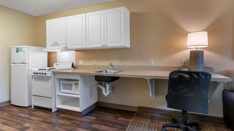 Extended Stay America Stes Oak Airport Room