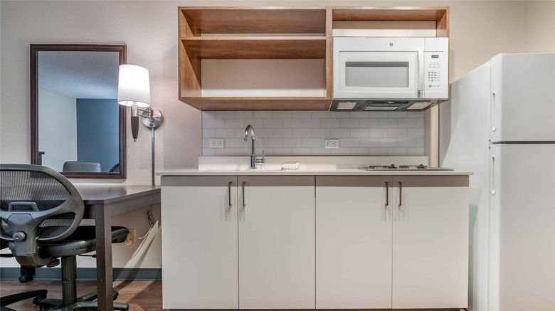 <b>Extended Stay America Prem Stes Belmont Room</b>. Images powered by <a href="https://iceportal.shijigroup.com/" title="IcePortal" target="_blank">IcePortal</a>.