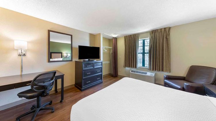 Extended Stay America Stes Newark Chris Room