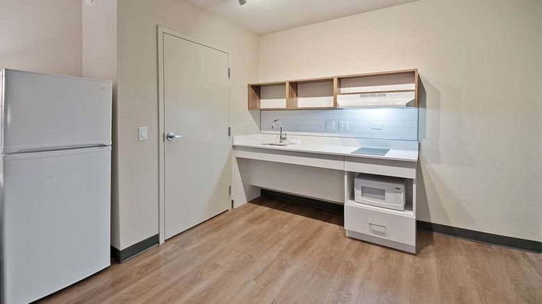<b>Extended Stay America Stes Mia Airport B Room</b>. Images powered by <a href="https://iceportal.shijigroup.com/" title="IcePortal" target="_blank">IcePortal</a>.