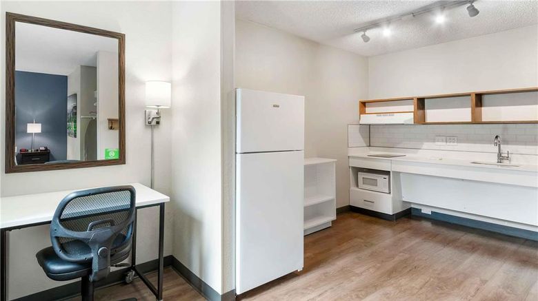 <b>Extended Stay America Stes Mia Airport M Room</b>. Images powered by <a href="https://iceportal.shijigroup.com/" title="IcePortal" target="_blank">IcePortal</a>.