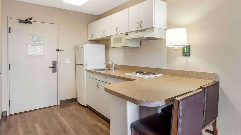 <b>Extended Stay America Stes Naperville E Room</b>. Images powered by <a href="https://iceportal.shijigroup.com/" title="IcePortal" target="_blank">IcePortal</a>.