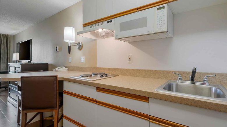 <b>Extended Stay America Stes Lombard Oakbr Room</b>. Images powered by <a href="https://iceportal.shijigroup.com/" title="IcePortal" target="_blank">IcePortal</a>.