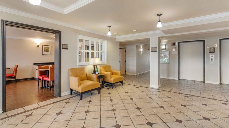 <b>Extended Stay America Stes Lombard Oakbr Lobby</b>. Images powered by <a href="https://iceportal.shijigroup.com/" title="IcePortal" target="_blank">IcePortal</a>.