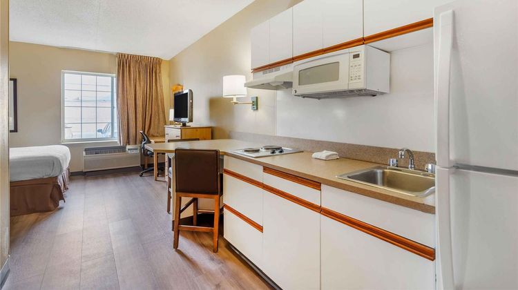 Extended Stay America Stes Lombard Oakbr Room